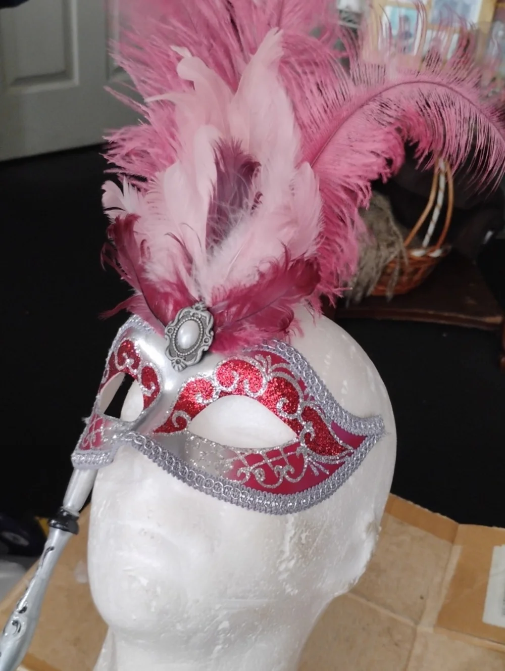 Venetian Style Pink and Cream Masquerade Mask Set - Women Accessories